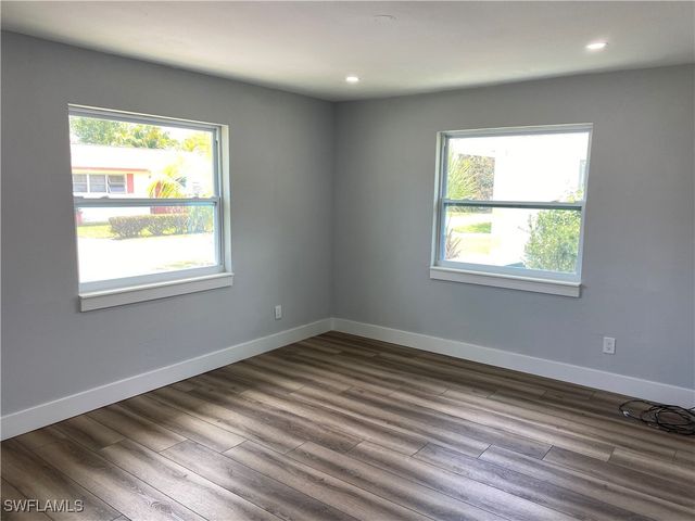 1751 Smugglers CV B, Naples, FL 34112