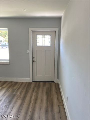 1751 Smugglers CV B, Naples, FL 34112