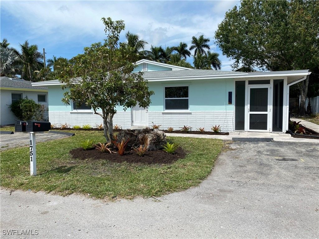 1751 Smugglers CV B, Naples, FL 34112