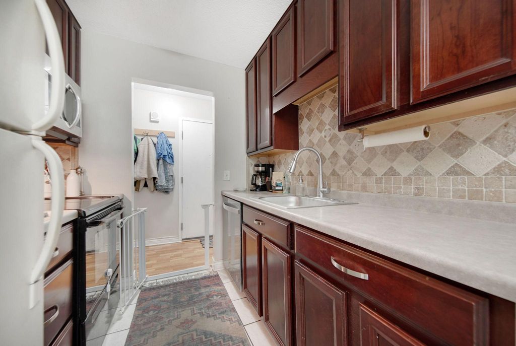 12846 Nicollet Avenue 202, Burnsville, MN 55337