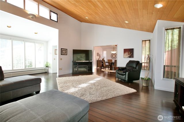 5911 150th Place SW, Edmonds, WA 98026