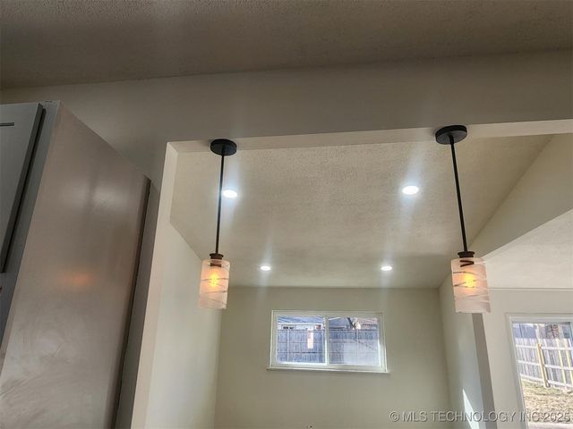 1118 N Hickory Place, Broken Arrow, OK 74012