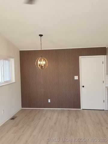 1118 N Hickory Place, Broken Arrow, OK 74012