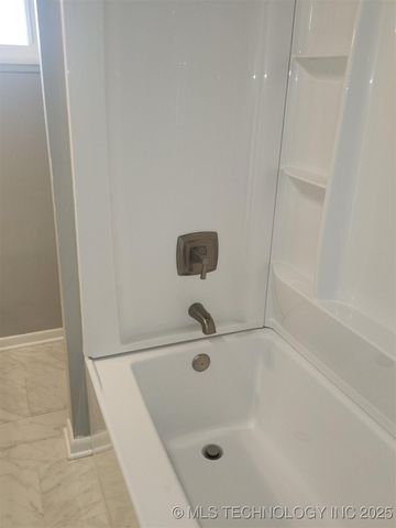 1118 N Hickory Place, Broken Arrow, OK 74012