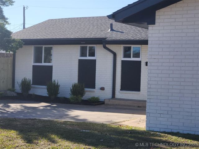 1118 N Hickory Place, Broken Arrow, OK 74012