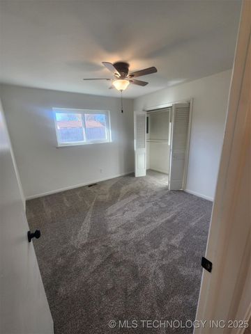 1118 N Hickory Place, Broken Arrow, OK 74012