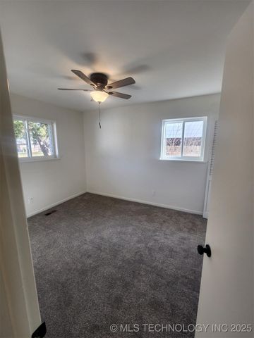 1118 N Hickory Place, Broken Arrow, OK 74012