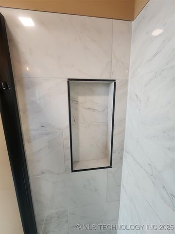 1118 N Hickory Place, Broken Arrow, OK 74012