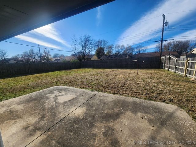 1118 N Hickory Place, Broken Arrow, OK 74012