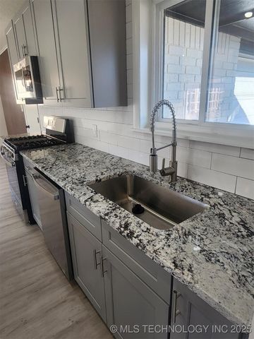 1118 N Hickory Place, Broken Arrow, OK 74012