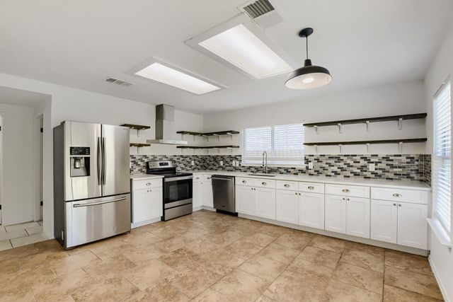512 Woodford DR, Cedar Park, TX 78613