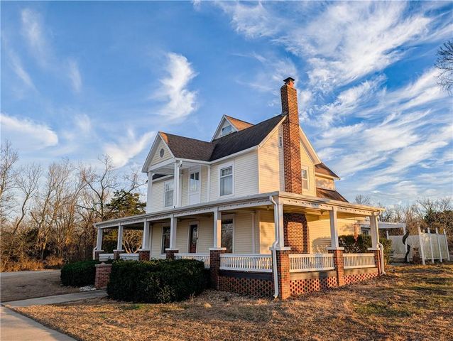 18133 S 1525 Road, Nevada, MO 64772