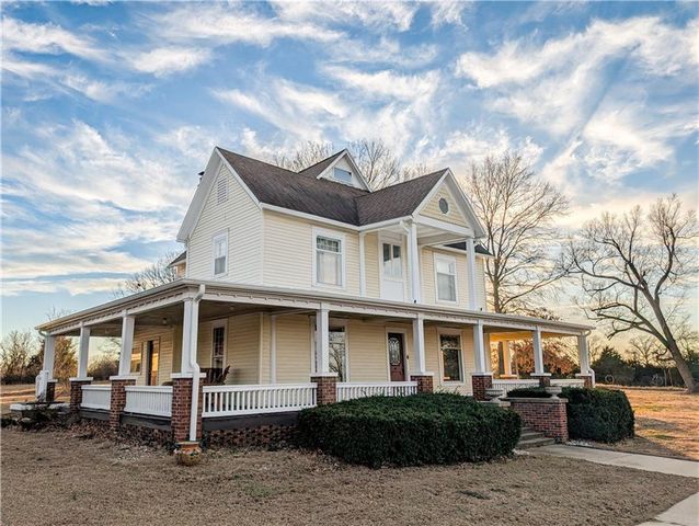 18133 S 1525 Road, Nevada, MO 64772