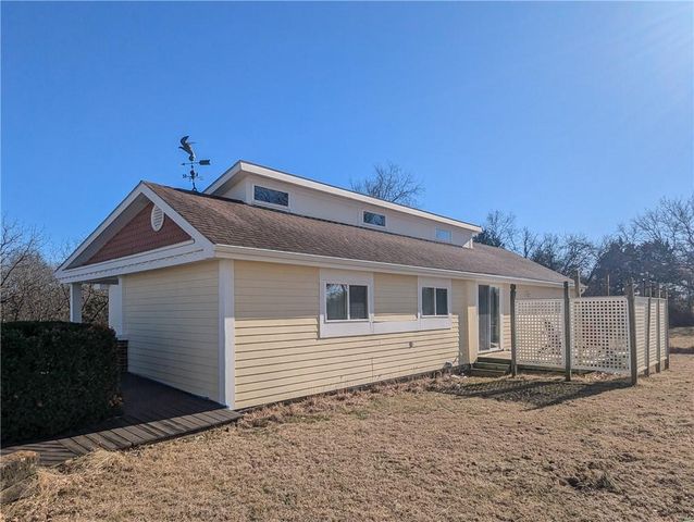 18133 S 1525 Road, Nevada, MO 64772