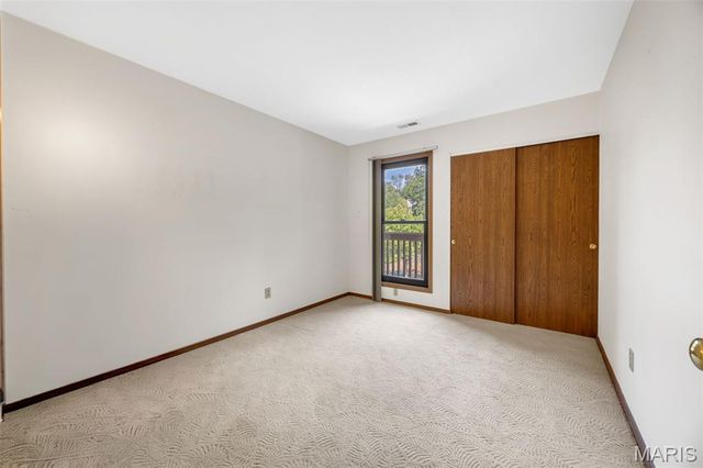 5162 Hollow Wood Court D, St Louis, MO 63128