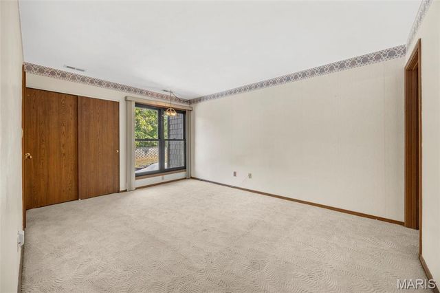 5162 Hollow Wood Court D, St Louis, MO 63128