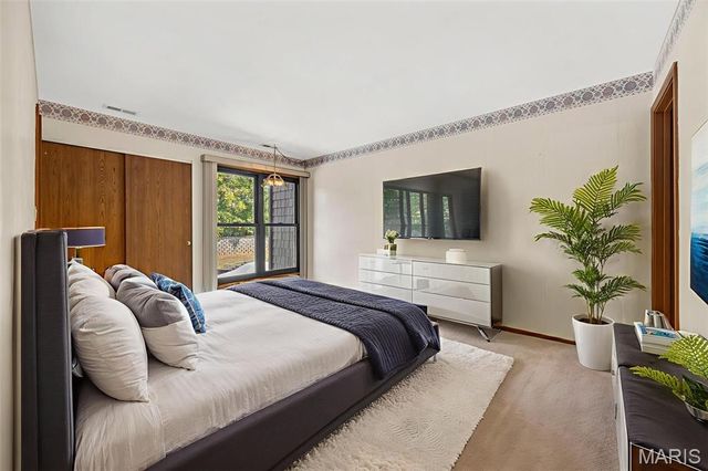 5162 Hollow Wood Court D, St Louis, MO 63128