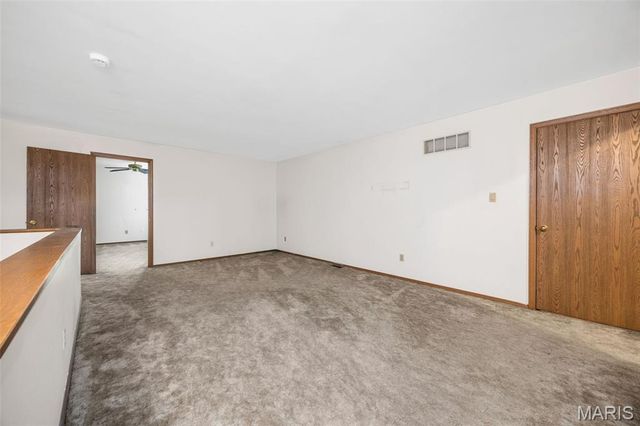 5162 Hollow Wood Court D, St Louis, MO 63128