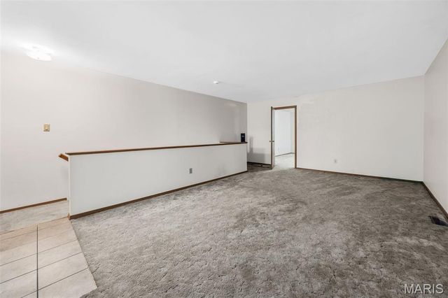 5162 Hollow Wood Court D, St Louis, MO 63128