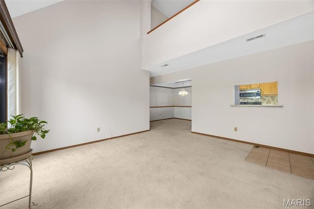 5162 Hollow Wood Court D, St Louis, MO 63128