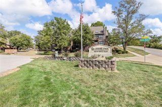 5162 Hollow Wood Court D, St Louis, MO 63128