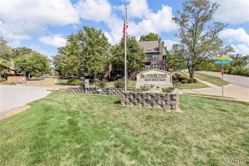 5162 Hollow Wood Court D, St Louis, MO 63128