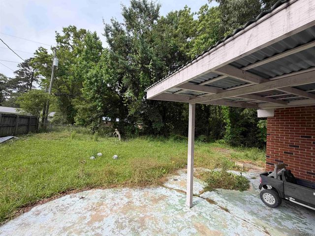 6006 Groom Rd, Baker, LA 70714
