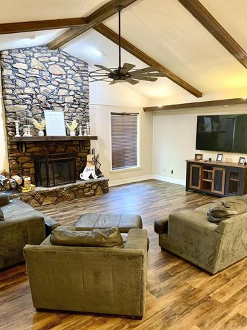 8128 Cross Road, Pine Bluff, AR 71603