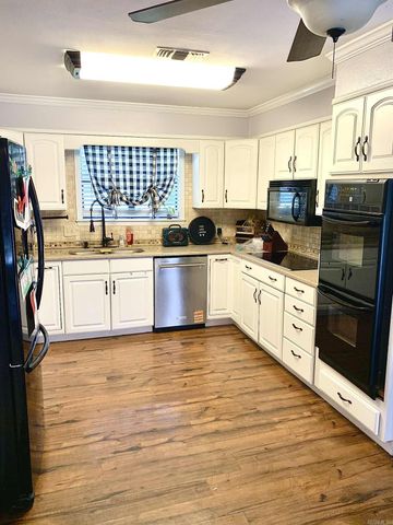 8128 Cross Road, Pine Bluff, AR 71603