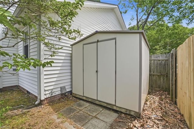 1749 Seaton DR, Virginia Beach, VA 23463