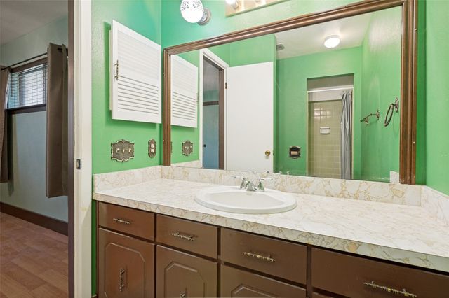 2101 Spanish Trail, Irving, TX 75060