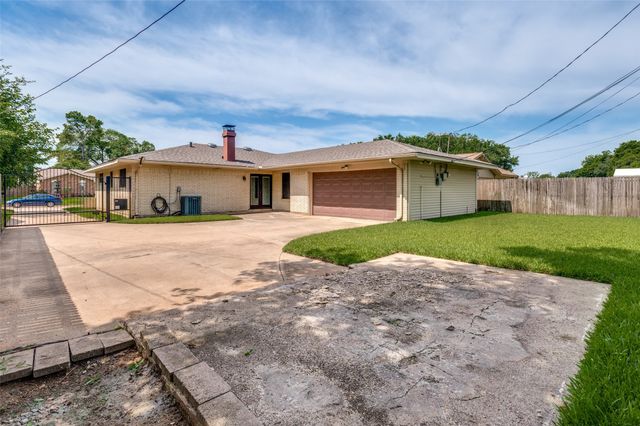 2101 Spanish Trail, Irving, TX 75060