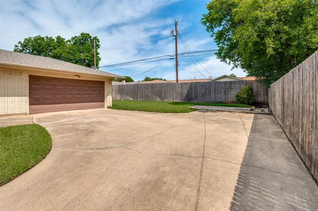 2101 Spanish Trail, Irving, TX 75060