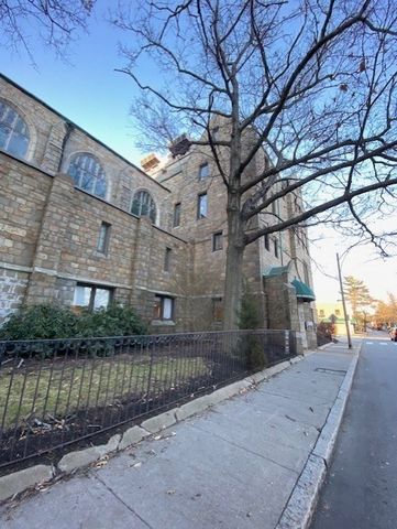 288 Walnut 4th, Newton, MA 02460