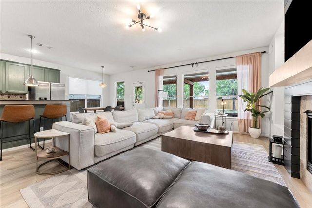 82 W Arbor Camp Circle, Spring, TX 77389