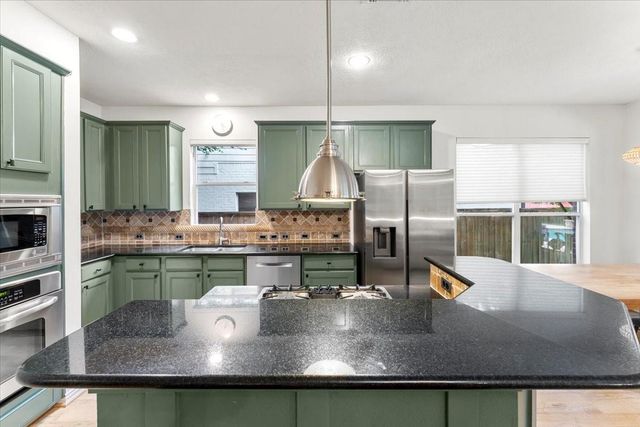 82 W Arbor Camp Circle, Spring, TX 77389