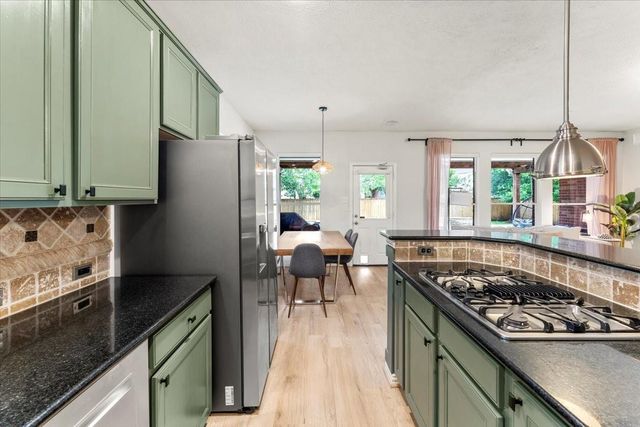 82 W Arbor Camp Circle, Spring, TX 77389