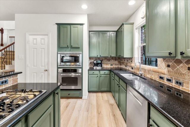 82 W Arbor Camp Circle, Spring, TX 77389