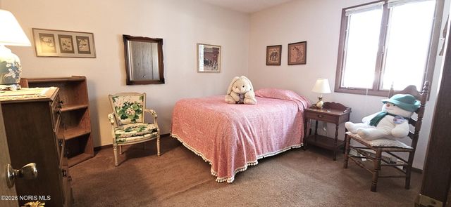 7009 Shadowcreek Drive, Maumee, OH 43537