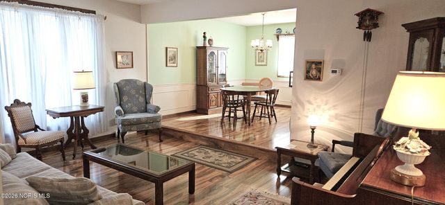 7009 Shadowcreek Drive, Maumee, OH 43537