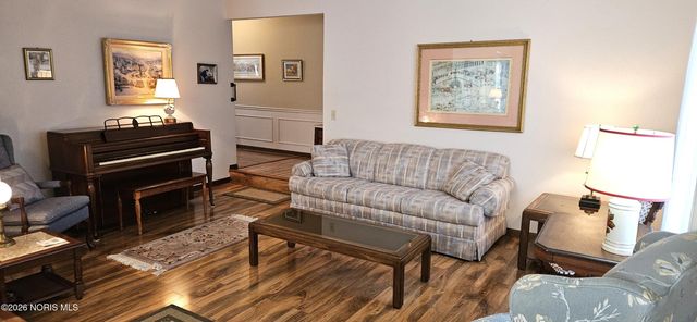 7009 Shadowcreek Drive, Maumee, OH 43537