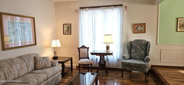 7009 Shadowcreek Drive, Maumee, OH 43537