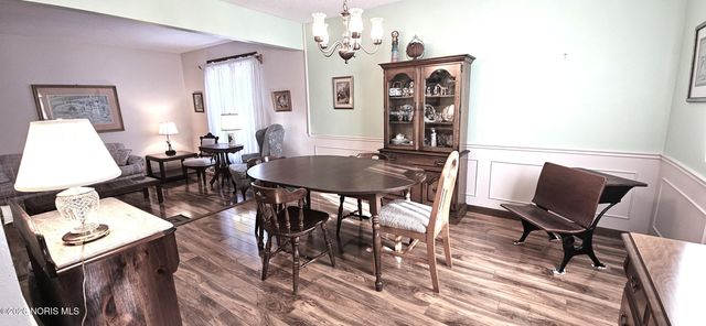 7009 Shadowcreek Drive, Maumee, OH 43537