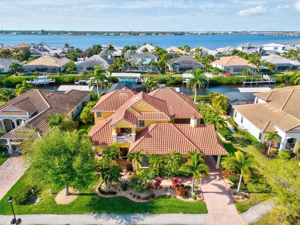 540 FORE DRIVE, Bradenton, FL 34208