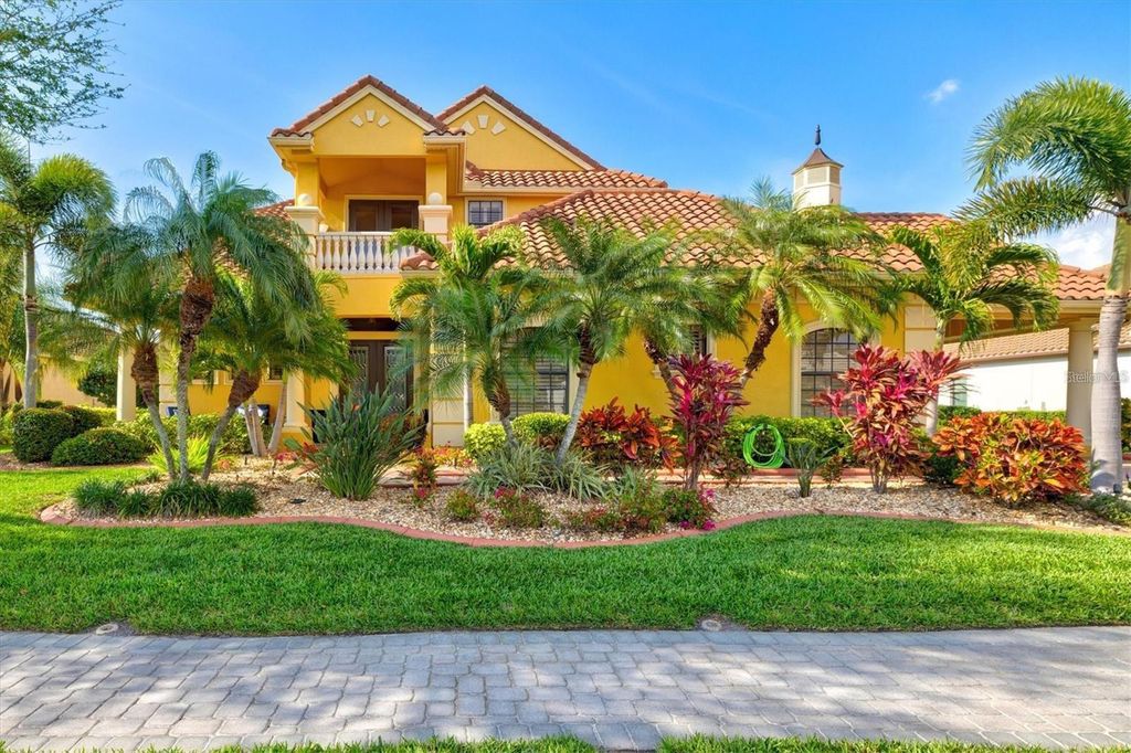 Image 7 of property listing at 540 FORE DRIVE, Bradenton, FL 34208