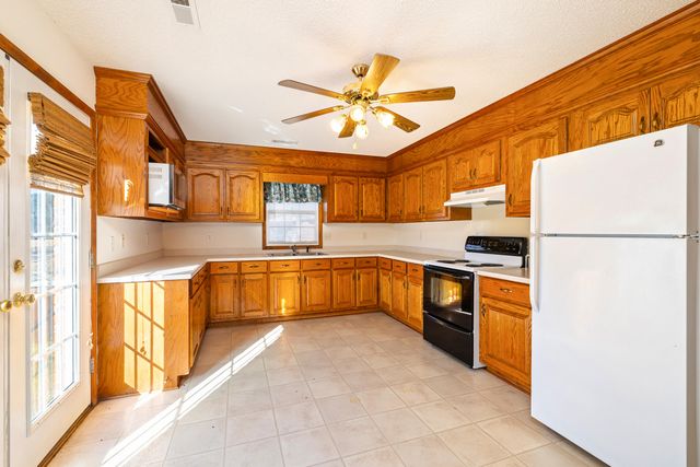 485 E Emerald Lake Drive, Sumter, SC 29153