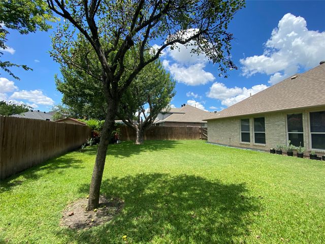 8410 Holland Avenue, Rowlett, TX 75089