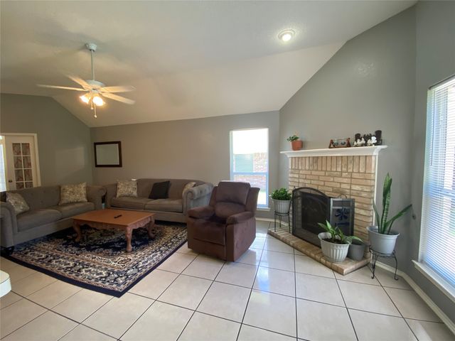 8410 Holland Avenue, Rowlett, TX 75089