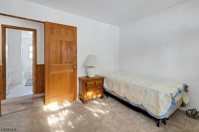 33 Shongum Rd, Randolph Twp., NJ 07869