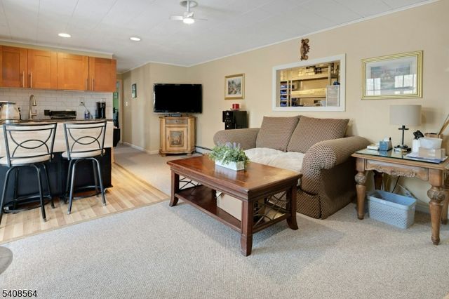 33 Shongum Rd, Randolph Twp., NJ 07869